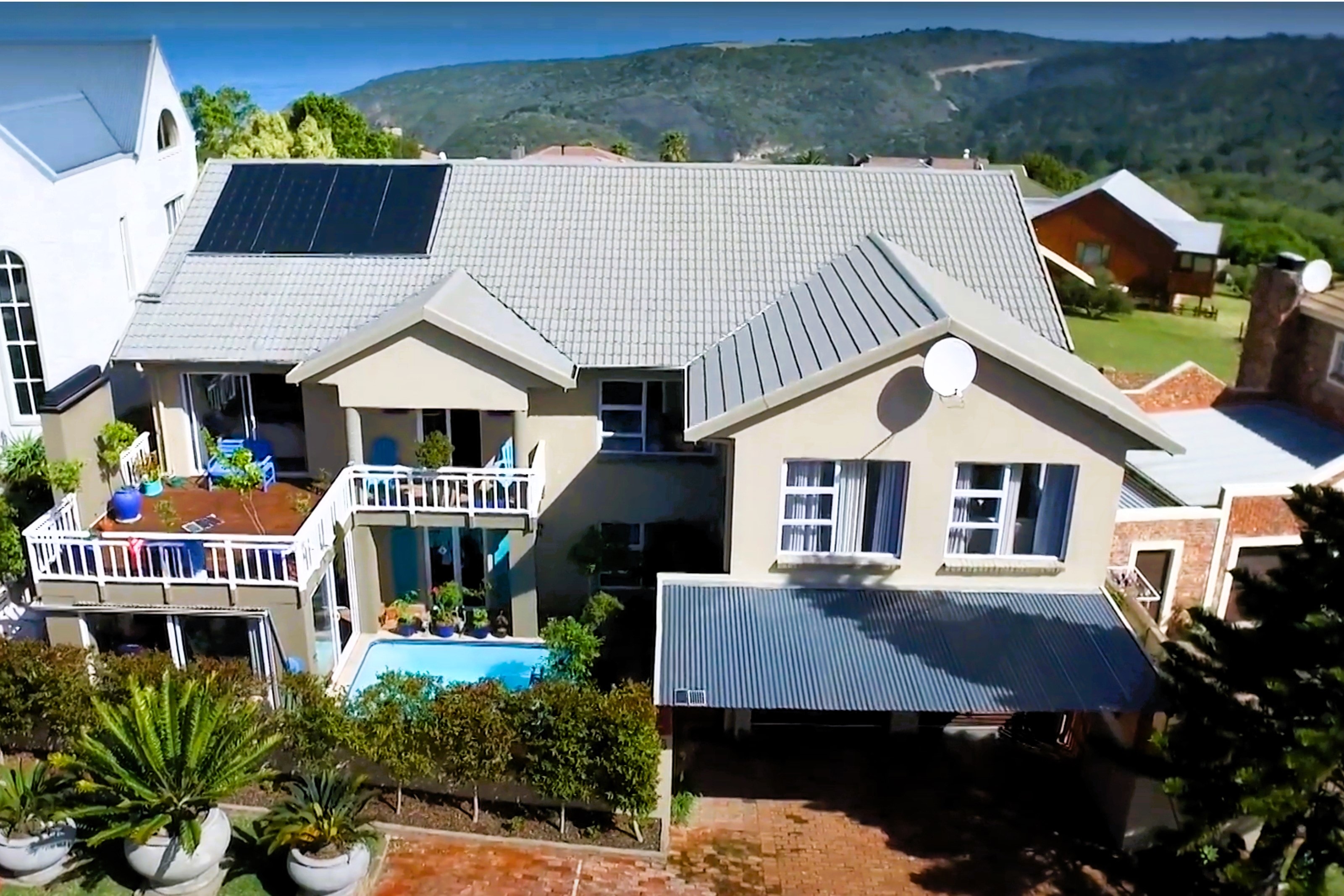 Vibe Beach House - Exterior View: 2.jpg